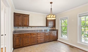 2345 S ROLFE St S, Arlington, VA 22202