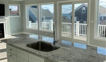 47 Tuckerman Ave, Middletown, RI 02842