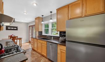 1511 Glendale Ave, Ames, IA 50010