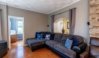 24 Livingston Ave, Andover, NJ 07801