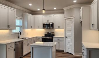 33 Sandridge Dr, Bella Vista, AR 72715