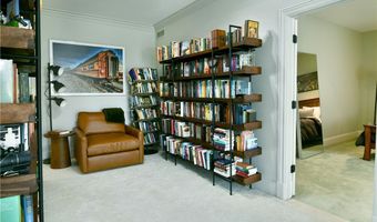 460 Club Dr, Aurora, OH 44202