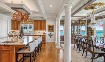 737 Boston Neck Rd, Narragansett, RI 02882