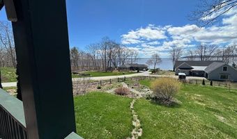 11 Treat St, Belfast, ME 04915