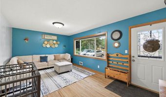 651 Randall Dr, Anoka, MN 55303