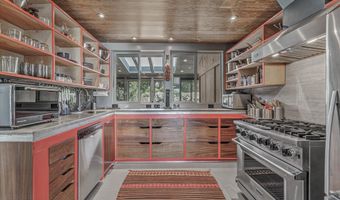 93 Carol St, Danbury, CT 06810