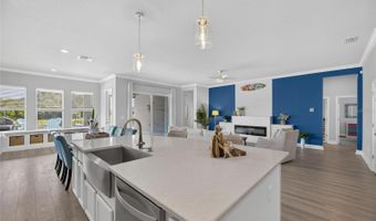 7322 PARADISO Dr, Apollo Beach, FL 33572