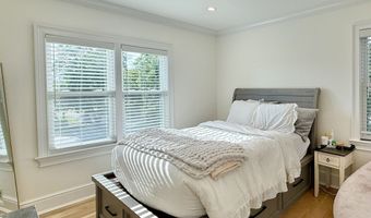 225 Hoyt St, Darien, CT 06820