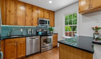 5914 LANGTON Dr, Alexandria, VA 22310