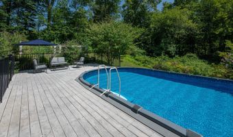 7 S Ridge Rd, Brookfield, CT 06804