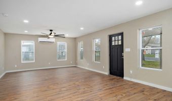 930 Porter Ave, Aurora, MO 65605