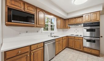 5004 LINETTE Ln, Annandale, VA 22003
