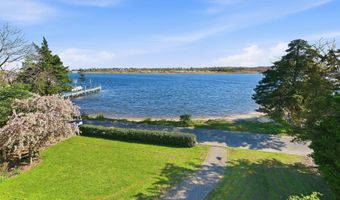 159 Harbor Inn Rd, Bayville, NJ 08721