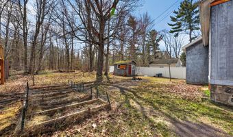 87 School St, Ahmeek, MI 49901