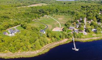 8 Ferry Ln, Berkley, MA 02779