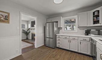 237 Maple Dr, Columbus, OH 43228
