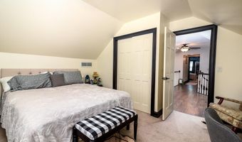 914 Lakeview Dr, Auburn, IN 46706