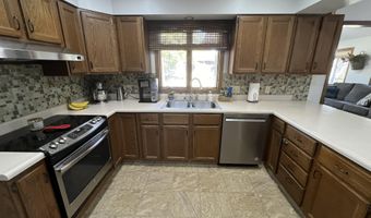 1021 NE 15th Ave, Aberdeen, SD 57401