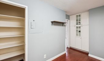 307 YOAKUM Pkwy 406, Alexandria, VA 22304
