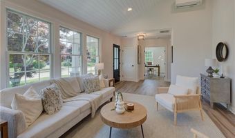 3 Tyler Point Rd, Barrington, RI 02806