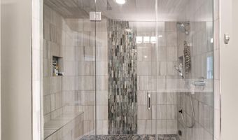 4226 40TH St N, Arlington, VA 22207