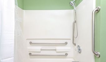 815 Grove St, Adel, IA 50003