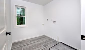81 Club Dr, Berlin, CT 06037