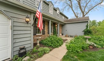 635 Oakview Dr, Algonquin, IL 60102