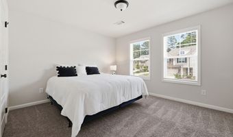 198 Station Overlook Dr, Auburn, GA 30011