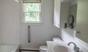 17 Winter Ct, Brattleboro, VT 05301