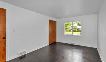 16 Newgate Rd, Amherst, NY 14226