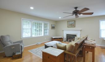 3720 KING ARTHUR Rd, Annandale, VA 22003