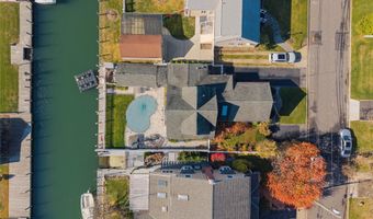 38 Bayside Pl, Amityville, NY 11701