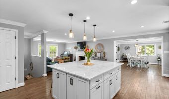 8605 ARDFOUR Ln, Annandale, VA 22003