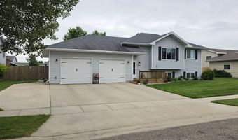 1005 Plum Ln, Aberdeen, SD 57401