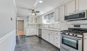 48 Washington Ave, Middletown, NJ 07748