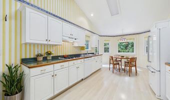 1195 Diamond Dr, Arcata, CA 95521