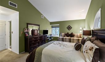 2 Windsor Ct, Amityville, NY 11701