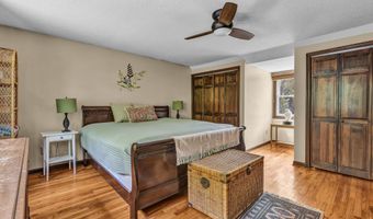 8 Sassafras Ln, Clinton, CT 06413
