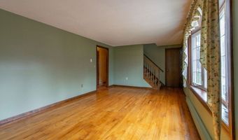 853 S West St, Agawam, MA 01030