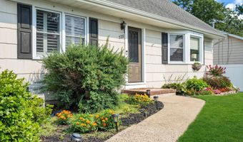 728 Neptune Ave, Beachwood, NJ 08722