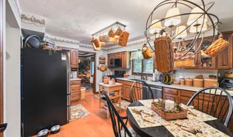 17 Pine Grove Dr, Batesville, IN 47006