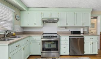 112 Center Ave, Middletown, RI 02842