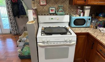 54 Church St, Anmoore, WV 26301