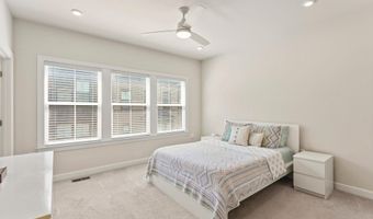2841 HOKIE Ln, Alexandria, VA 22306