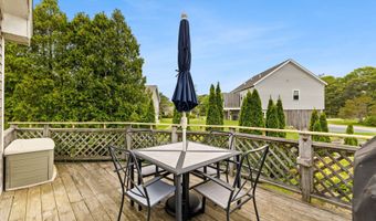8 Stackpole Cir, Bourne, MA 02532