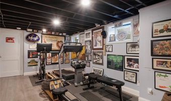 6 Conway Dr, Barrington, RI 02806