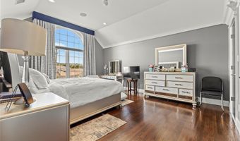 123 Columbus Blvd, Amityville, NY 11701
