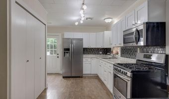 404 Loraine St, Abbeville, LA 70510
