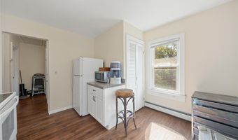 29 Lake St, Amityville, NY 11701